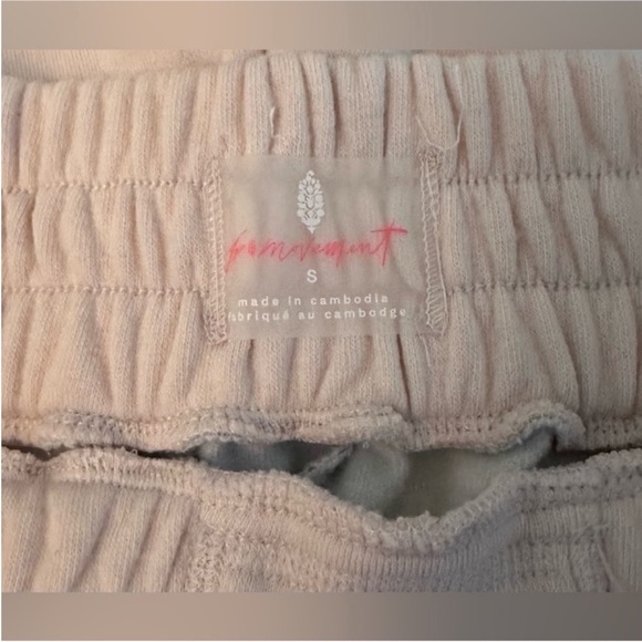 NWT Free People Joggers. Size Small. Super soft and very cute design. Oversized - Picture 7 of 9